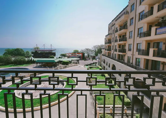 Apartment Golden Sands-beachfront Of Your Dreams