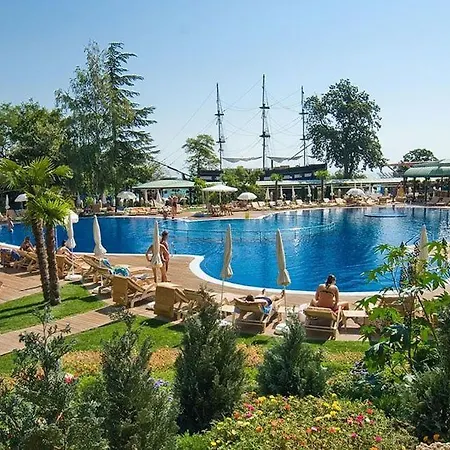 Golden Sands-beachfront Of Your Dreams *