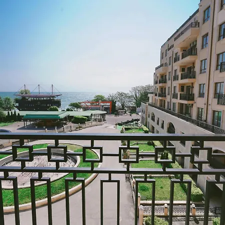 Apartment Golden Sands-beachfront Of Your Dreams
