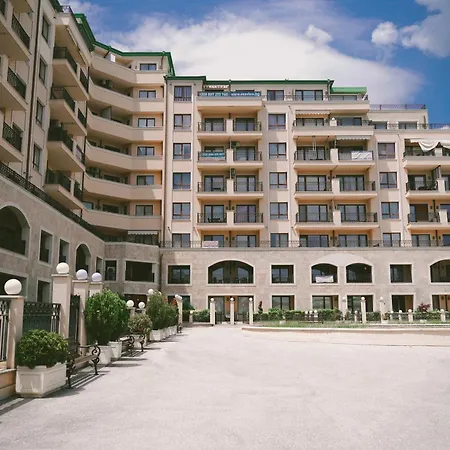 Golden Sands-beachfront Of Your Dreams Apartment
