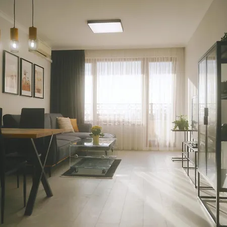 Golden Sands-beachfront Of Your Dreams Apartment Golden Sands